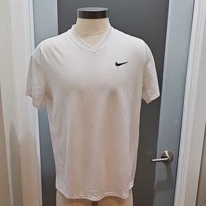 Nike Men's Classic White Tee